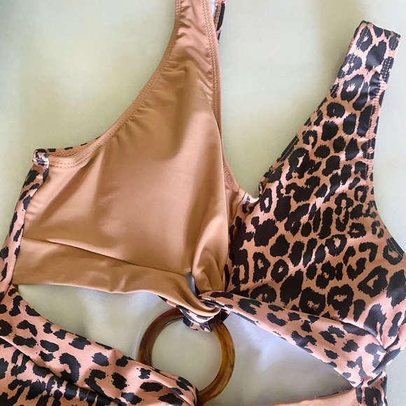 SHEIN Cheetah One Piece Swimsuit - Picture 5 of 9